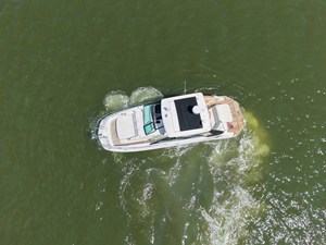 Sea Ray 320 SUNDANCER 4 2019 Sea Ray 320 SUNDANCER 5
