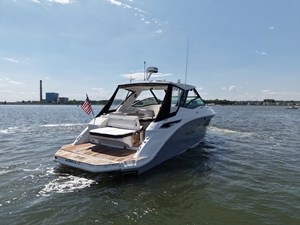 Sea Ray 320 SUNDANCER 10 2019 Sea Ray 320 SUNDANCER 11