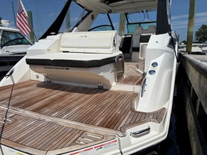 Sea Ray 320 SUNDANCER 20 2019 Sea Ray 320 SUNDANCER 21