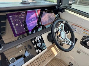 Sea Ray 320 SUNDANCER 32 2019 Sea Ray 320 SUNDANCER 33
