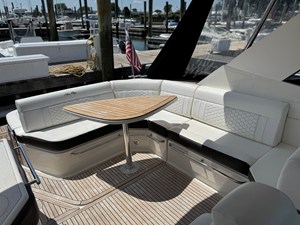 Sea Ray 320 SUNDANCER 36 2019 Sea Ray 320 SUNDANCER 37