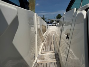 Sea Ray 320 SUNDANCER 40 2019 Sea Ray 320 SUNDANCER 41