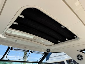 Sea Ray 320 SUNDANCER 52 2019 Sea Ray 320 SUNDANCER 53
