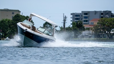 Sea Ray SLX 310 Outboard 4 2026 Sea Ray SLX 310 Outboard 5