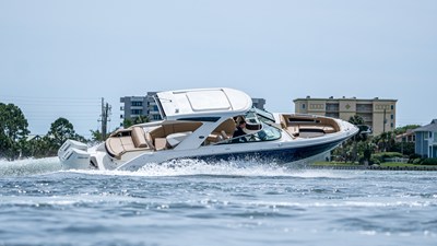 Sea Ray SLX 310 Outboard 5 2026 Sea Ray SLX 310 Outboard 6
