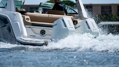 Sea Ray SLX 310 Outboard 8 2026 Sea Ray SLX 310 Outboard 9