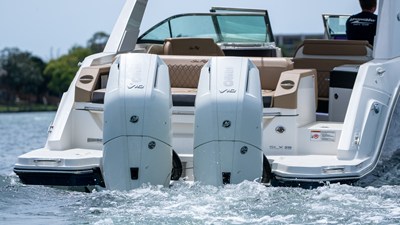 Sea Ray SLX 310 Outboard 10 2026 Sea Ray SLX 310 Outboard 11