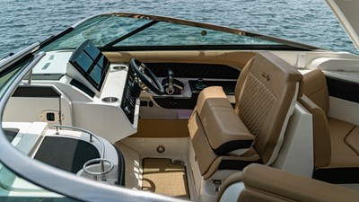 Sea Ray SLX 310 Outboard 18 2026 Sea Ray SLX 310 Outboard 19