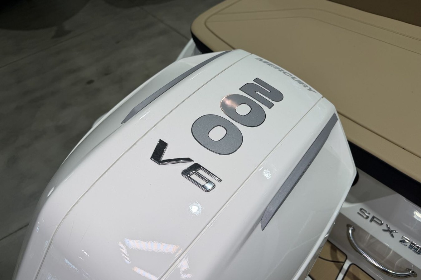 2026 Sea Ray SPX 210 Outboard 8