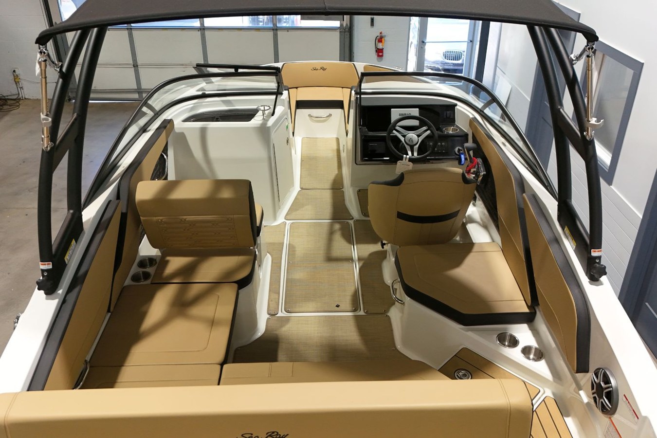 2026 Sea Ray SPX 210 Outboard 11