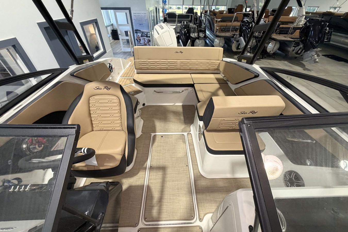 2026 Sea Ray SPX 210 Outboard 22