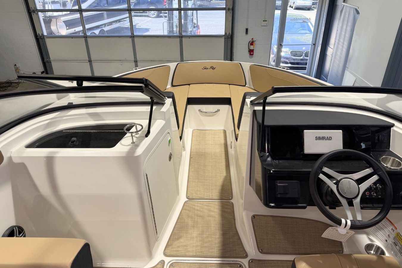 2026 Sea Ray SPX 210 Outboard 23
