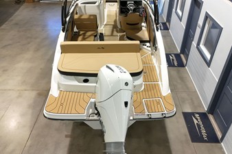 Sea Ray SPX 210 Outboard 4 2026 Sea Ray SPX 210 Outboard 5