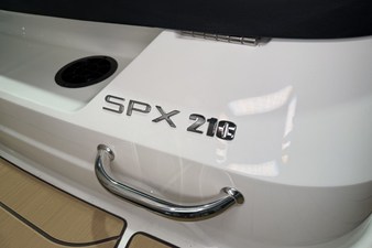 2026 Sea Ray SPX 210 Outboard 10