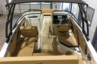 2026 Sea Ray SPX 210 Outboard 11