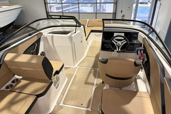 2026 Sea Ray SPX 210 Outboard 18