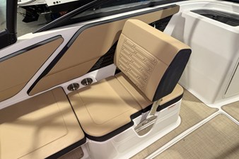 2026 Sea Ray SPX 210 Outboard 19