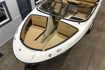 2026 Sea Ray SPX 210 Outboard 25