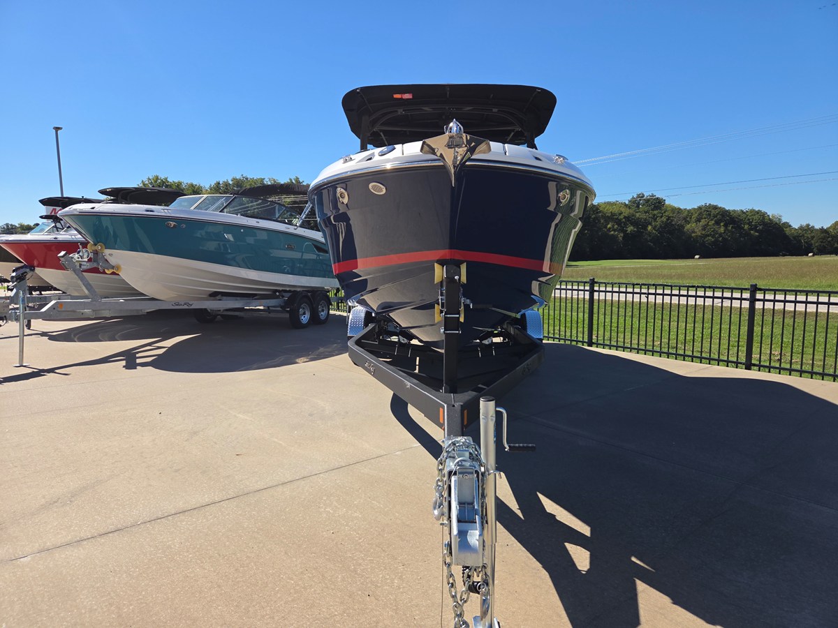2027 Sea Ray SLX 260 7