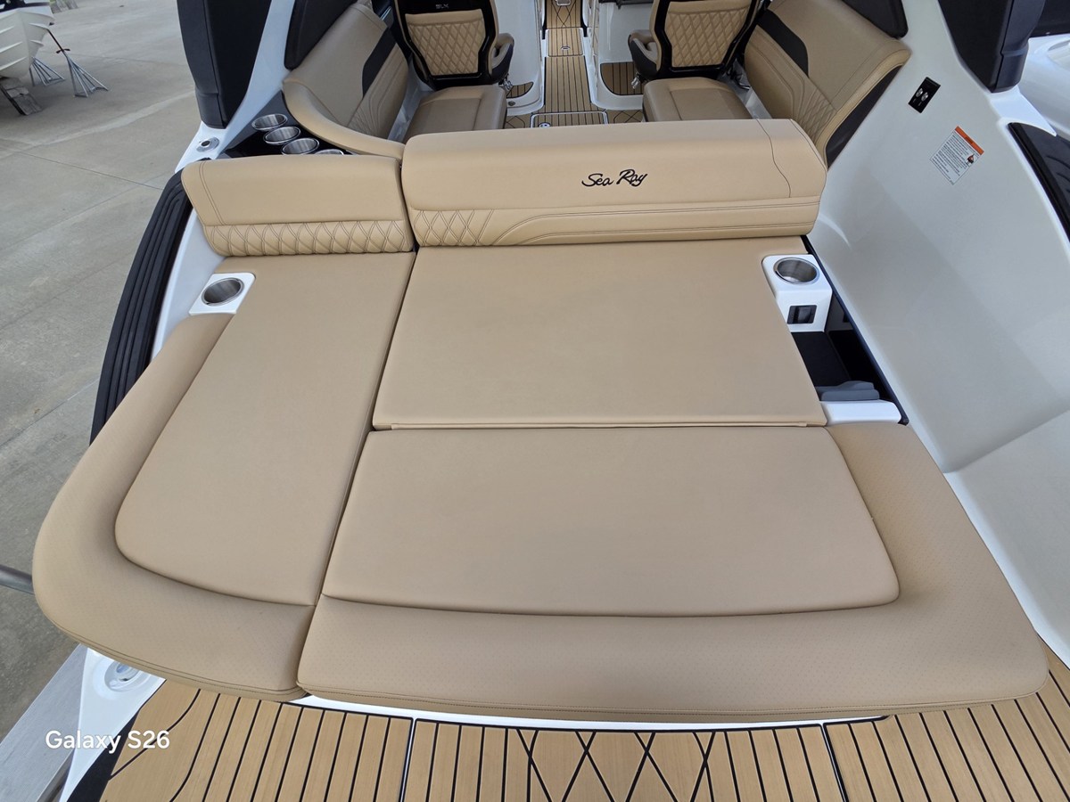 2027 Sea Ray SLX 260 15