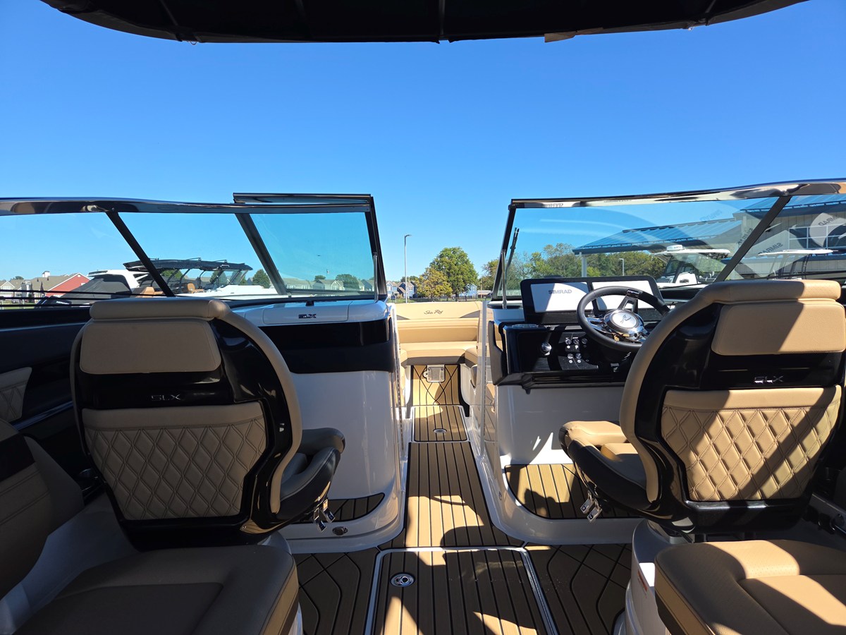 2027 Sea Ray SLX 260 22