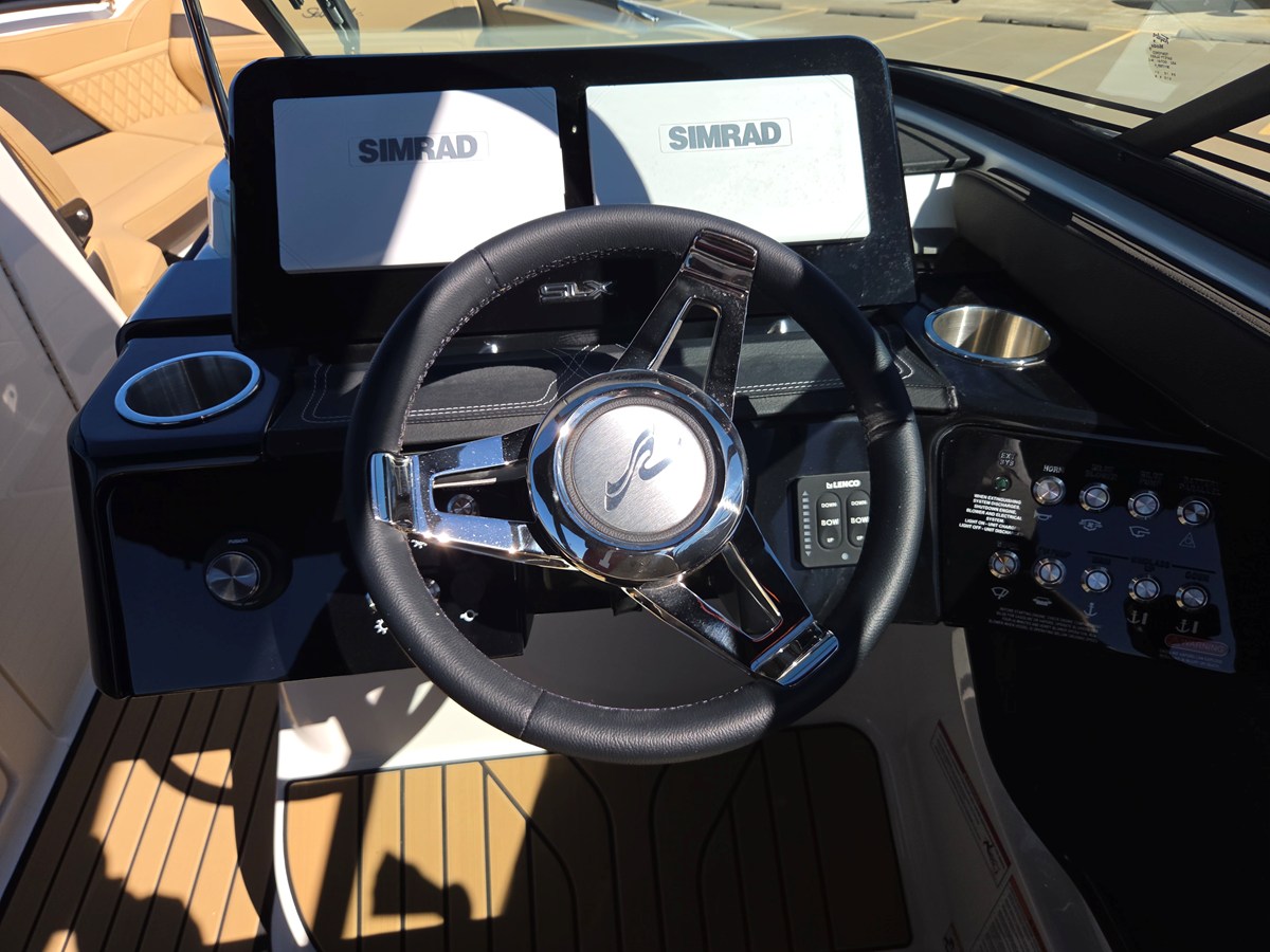 2027 Sea Ray SLX 260 23