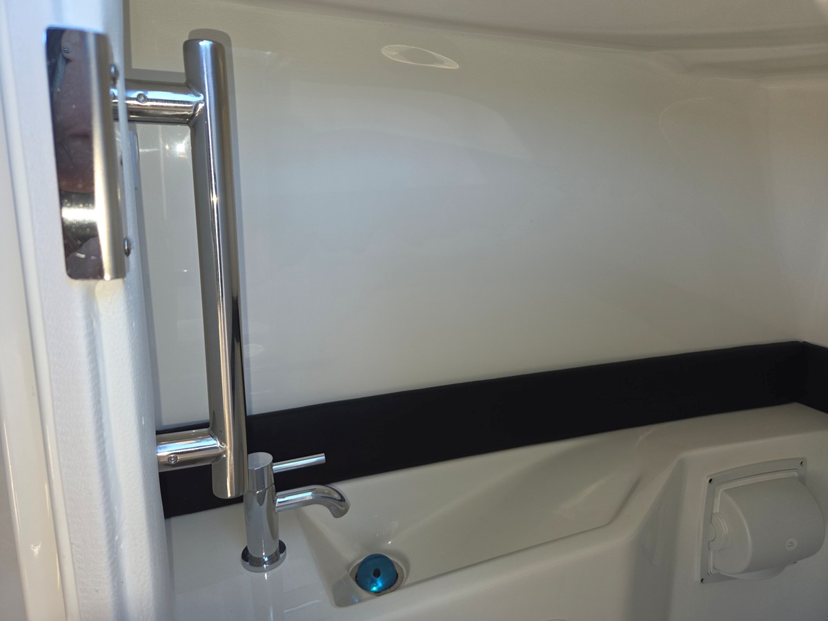 2027 Sea Ray SLX 260 29