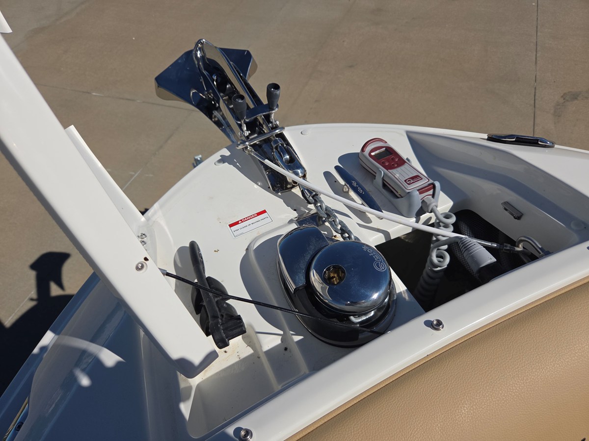 2027 Sea Ray SLX 260 33