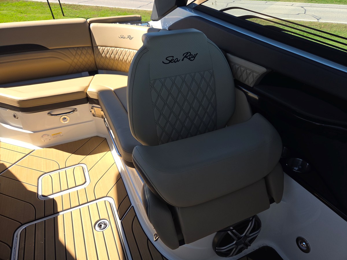 2027 Sea Ray SLX 260 39