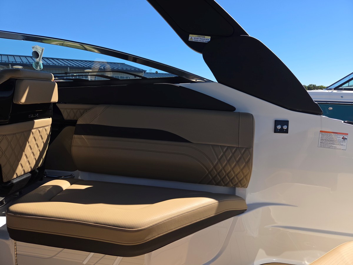 2027 Sea Ray SLX 260 42