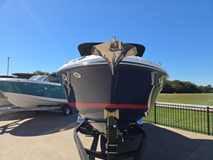 2027 Sea Ray SLX 260 8