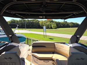 2027 Sea Ray SLX 260 41