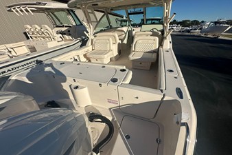 Grady-White Freedom 325 3 2026 Grady-White Freedom 325 4