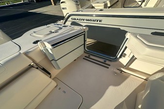 2026 Grady-White Freedom 325 9