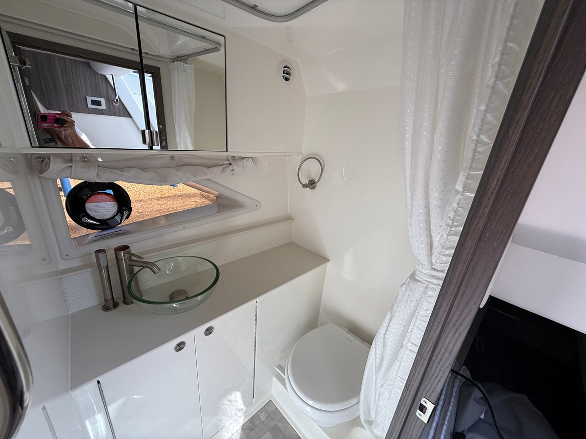 2027 Sea Ray Sundancer 320 Outboard 20