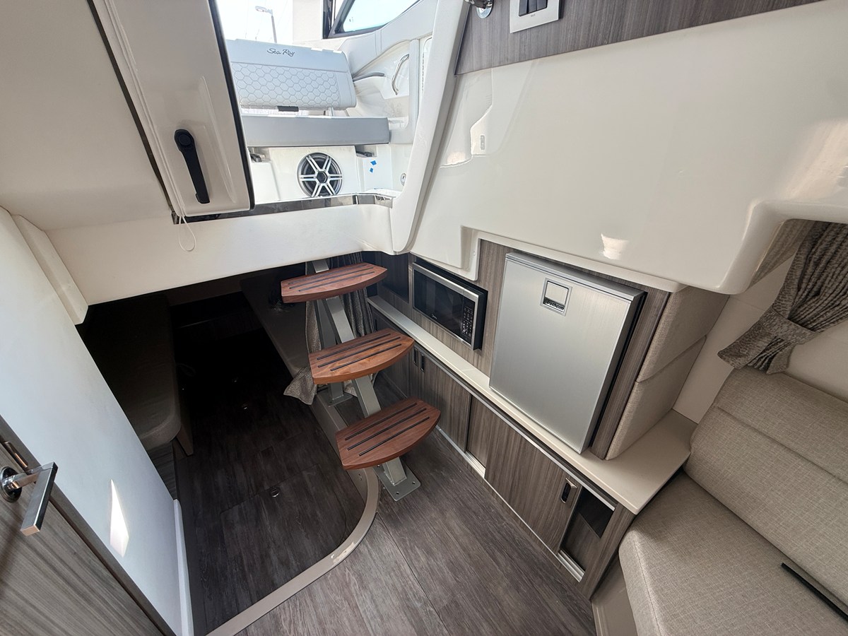 2027 Sea Ray Sundancer 320 Outboard 25