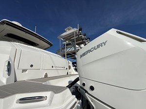 Sea Ray Sundancer 320 Outboard 3 2027 Sea Ray Sundancer 320 Outboard 4