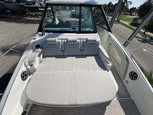 Sea Ray Sundancer 320 Outboard 5 2027 Sea Ray Sundancer 320 Outboard 6