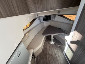 2027 Sea Ray Sundancer 320 Outboard 17