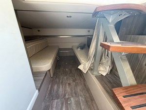 2027 Sea Ray Sundancer 320 Outboard 24