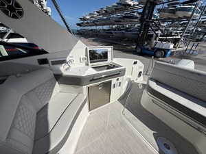 2027 Sea Ray Sundancer 320 Outboard 30