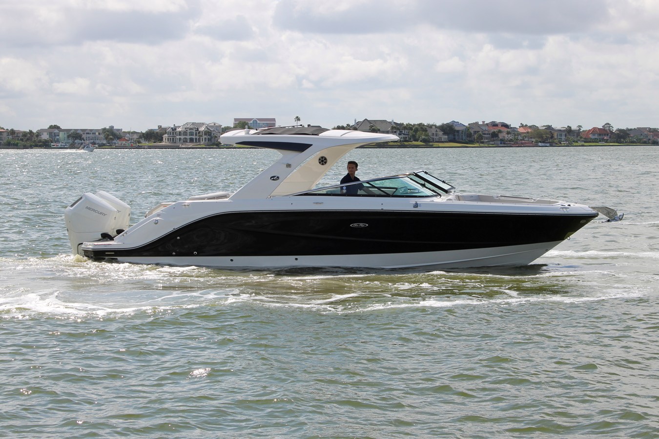 2027 Sea Ray SLX 310 Outboard 5