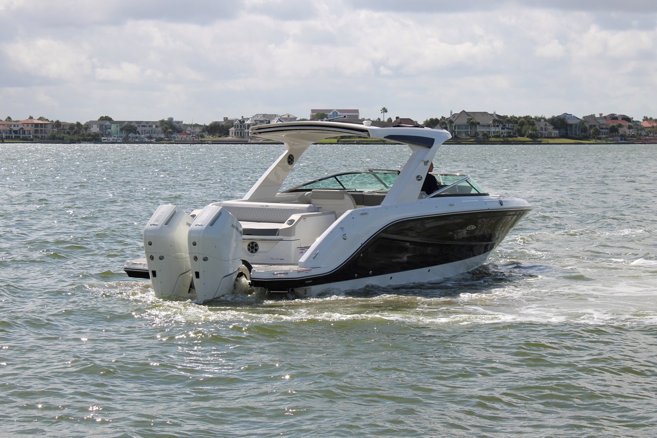 2027 Sea Ray SLX 310 Outboard 6