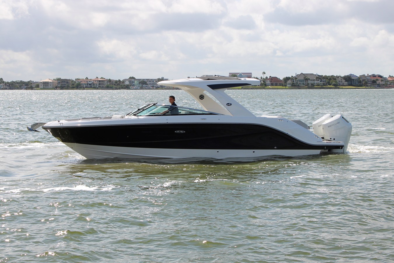 2027 Sea Ray SLX 310 Outboard 9