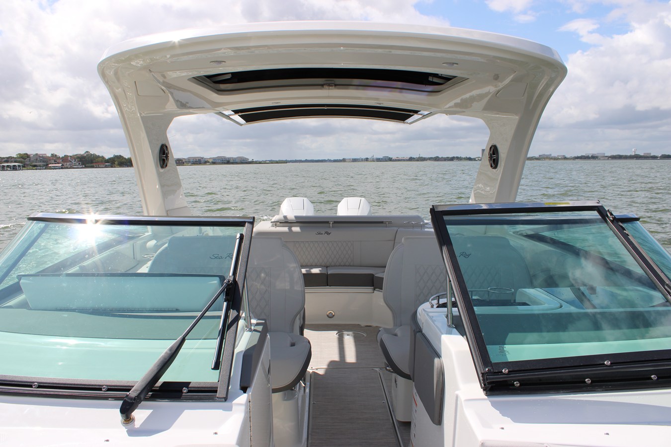 2027 Sea Ray SLX 310 Outboard 14