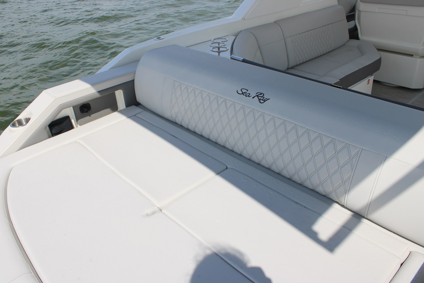 2027 Sea Ray SLX 310 Outboard 17
