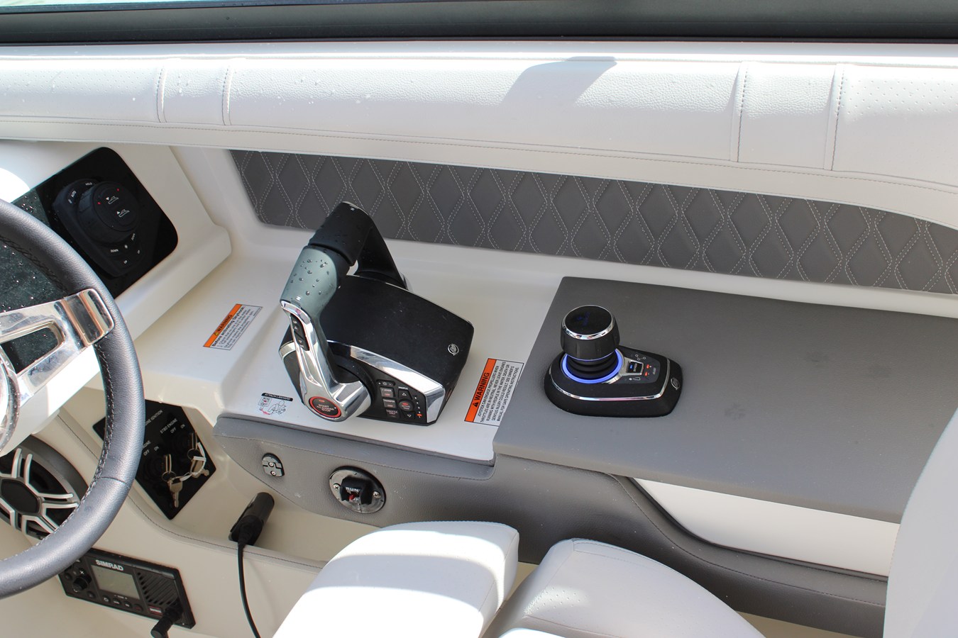 2027 Sea Ray SLX 310 Outboard 26