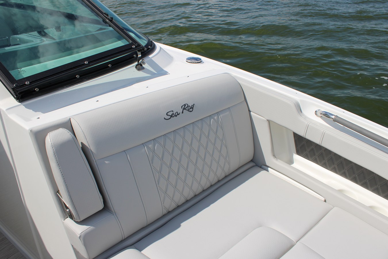 2027 Sea Ray SLX 310 Outboard 37