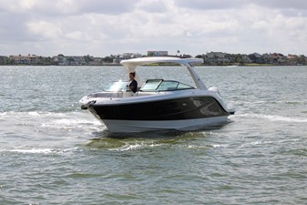 Sea Ray SLX 310 Outboard 1 2027 Sea Ray SLX 310 Outboard 2