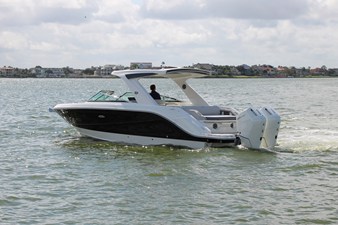 Sea Ray SLX 310 Outboard 7 2027 Sea Ray SLX 310 Outboard 8